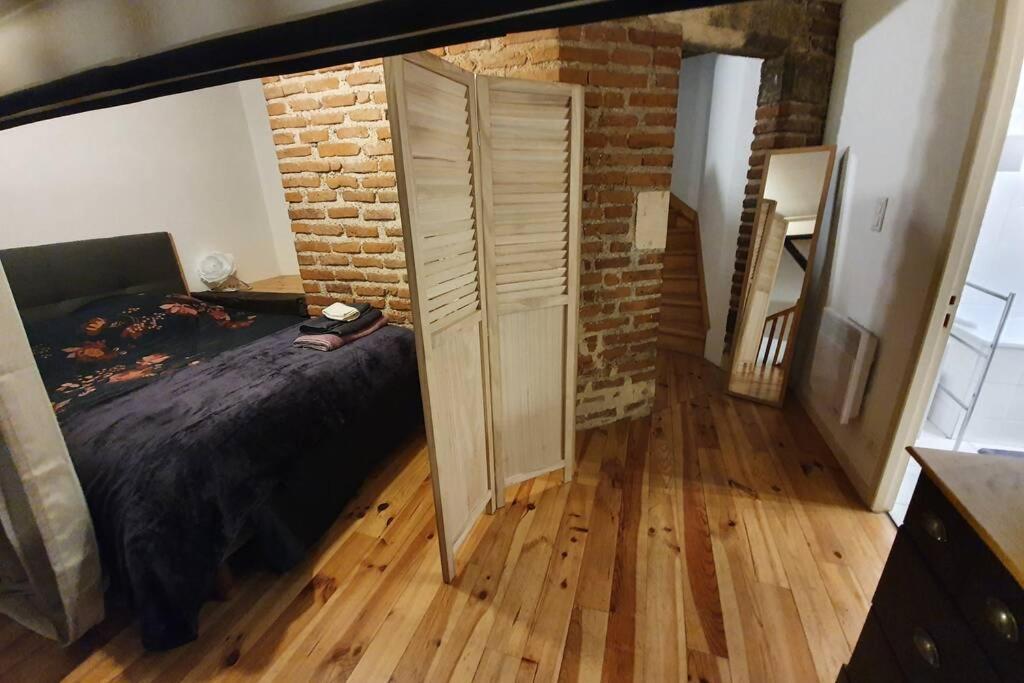 Appartement Exceptionnel 4 Etoiles Hyper Centre Albi 65 M2 Au 4Eme Etage Sans Ascenseur Avec Une Tour Du 12Eme Siecle Buitenkant foto