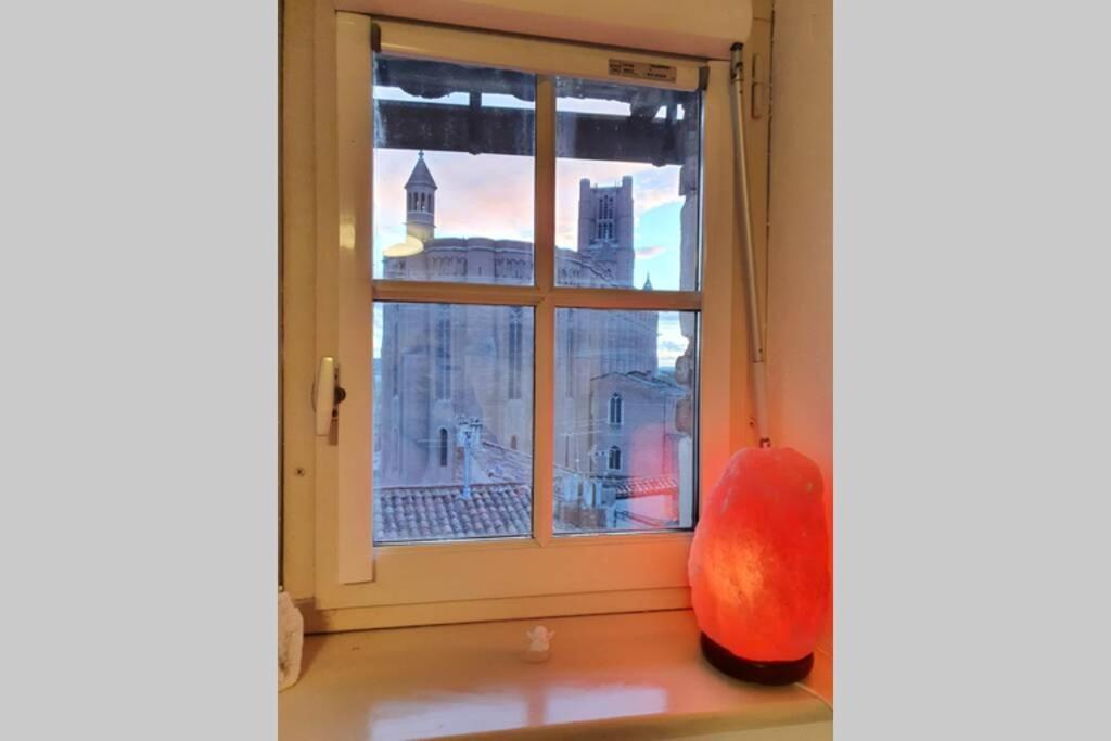 Appartement Exceptionnel 4 Etoiles Hyper Centre Albi 65 M2 Au 4Eme Etage Sans Ascenseur Avec Une Tour Du 12Eme Siecle Buitenkant foto