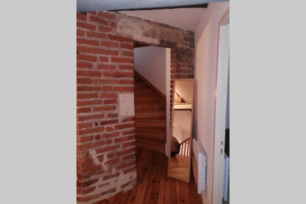 Appartement Exceptionnel 4 Etoiles Hyper Centre Albi 65 M2 Au 4Eme Etage Sans Ascenseur Avec Une Tour Du 12Eme Siecle Buitenkant foto